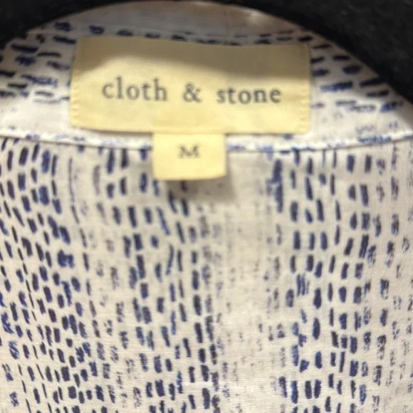 Cloth and Stone button up blouse size medium - Picture 2 of 4